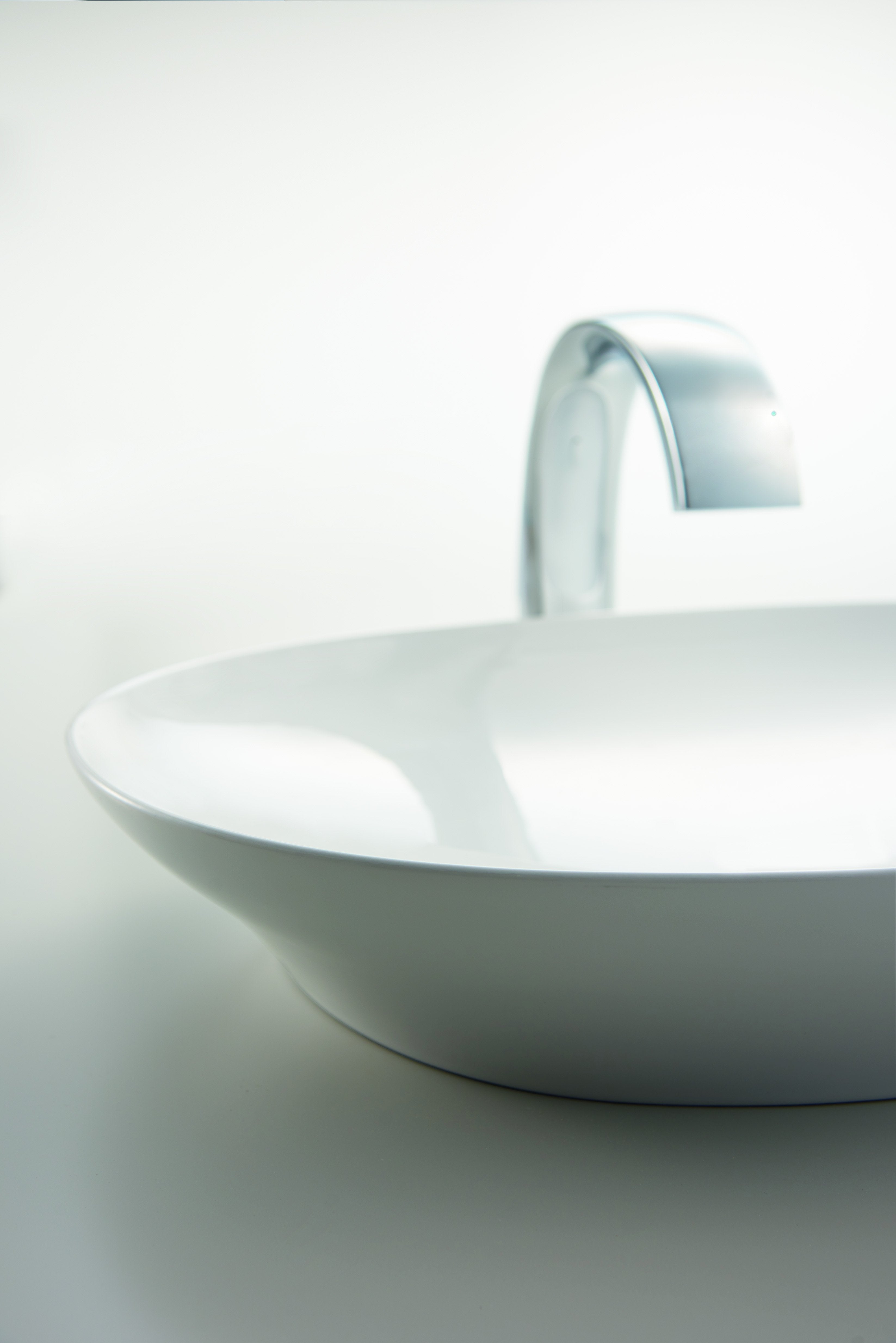 TOTO Kiwami Oval 16 Inch Vessel Bathroom Sink with CEFIONTECT, Cotton White, Ceramic, LT473G#01