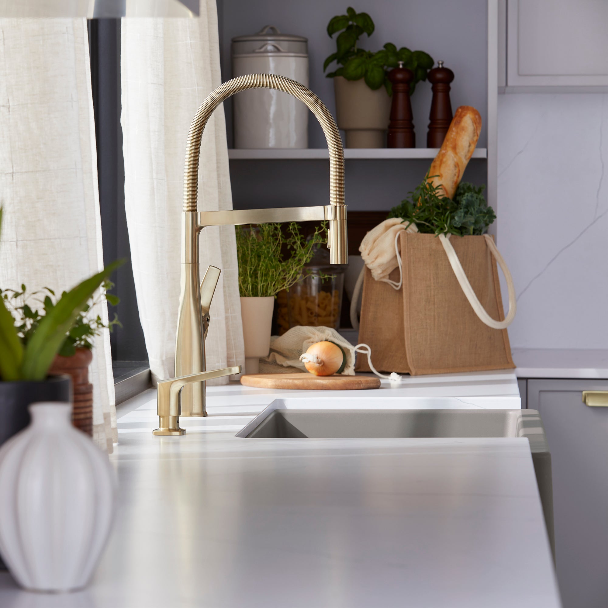Blanco Rivana Semi-Pro Pull-Down Dual-Spray Kitchen Faucet, Satin Gold
