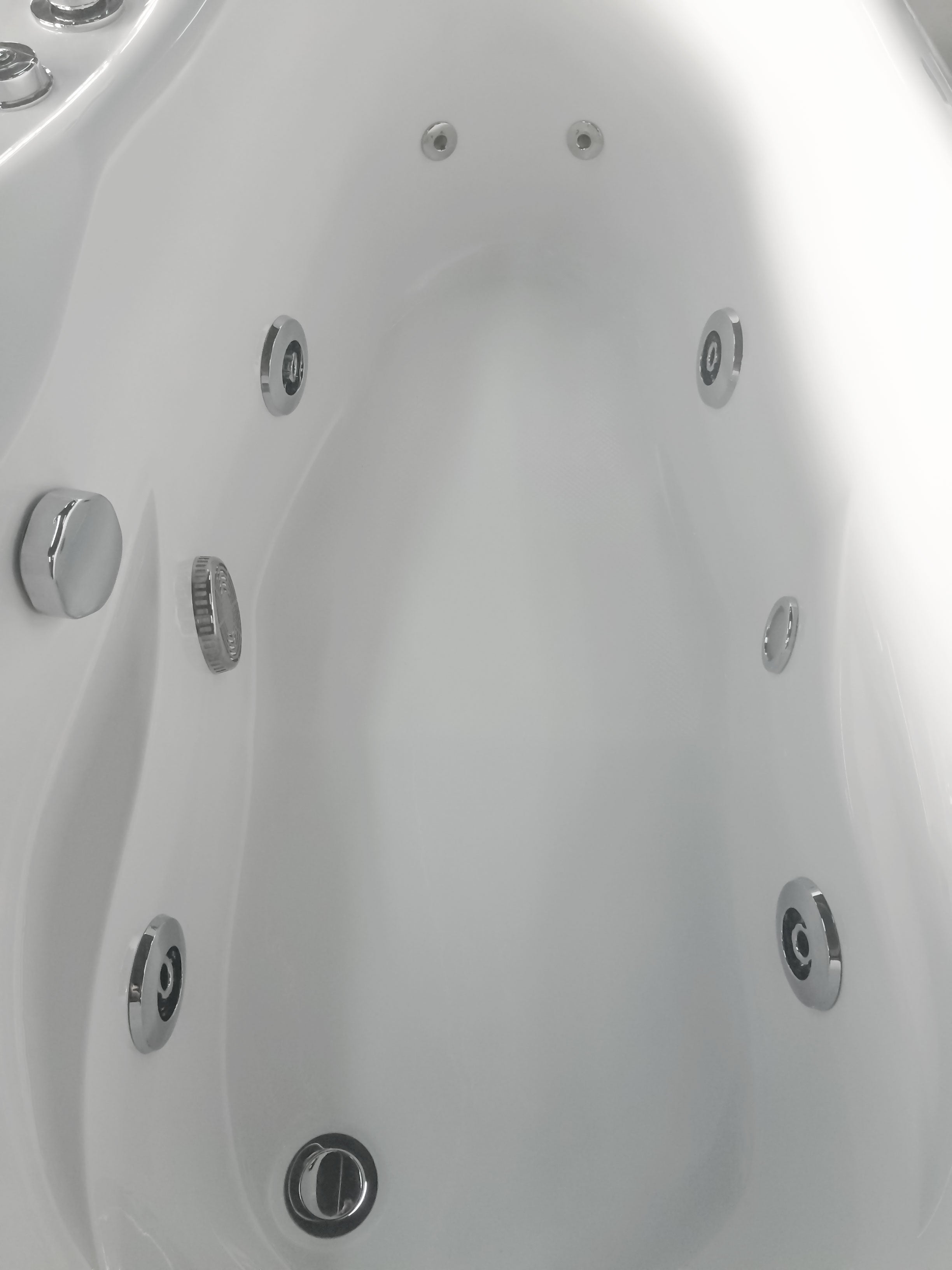 Alternative View of Eago 57" Acrylic Corner Oval Bathtub, White, AM175-R