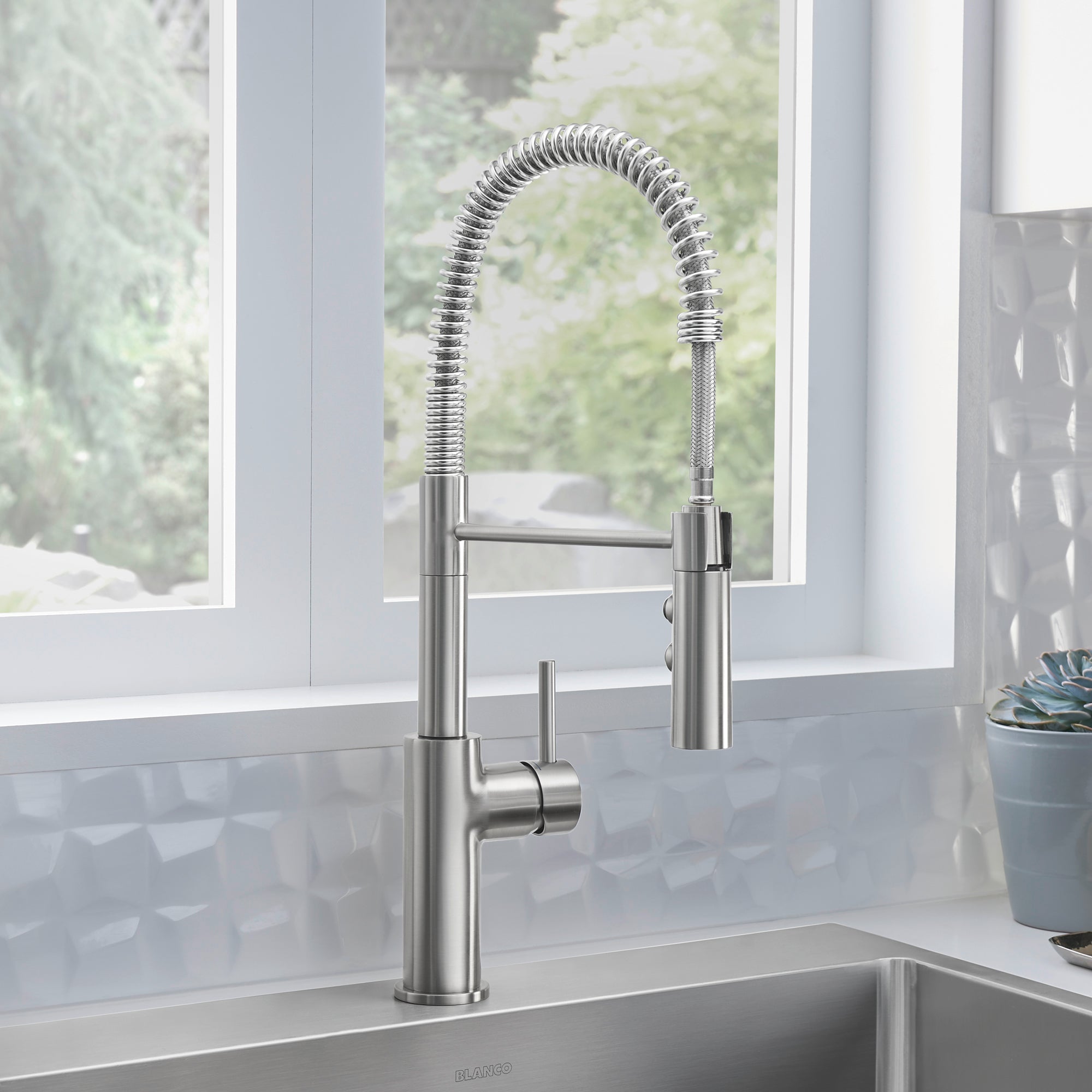 Blanco Catris Semi-Pro Pull-Down Dual-Spray Kitchen Faucet, PVD Steel, 1.5 GPM, Brass, 401918