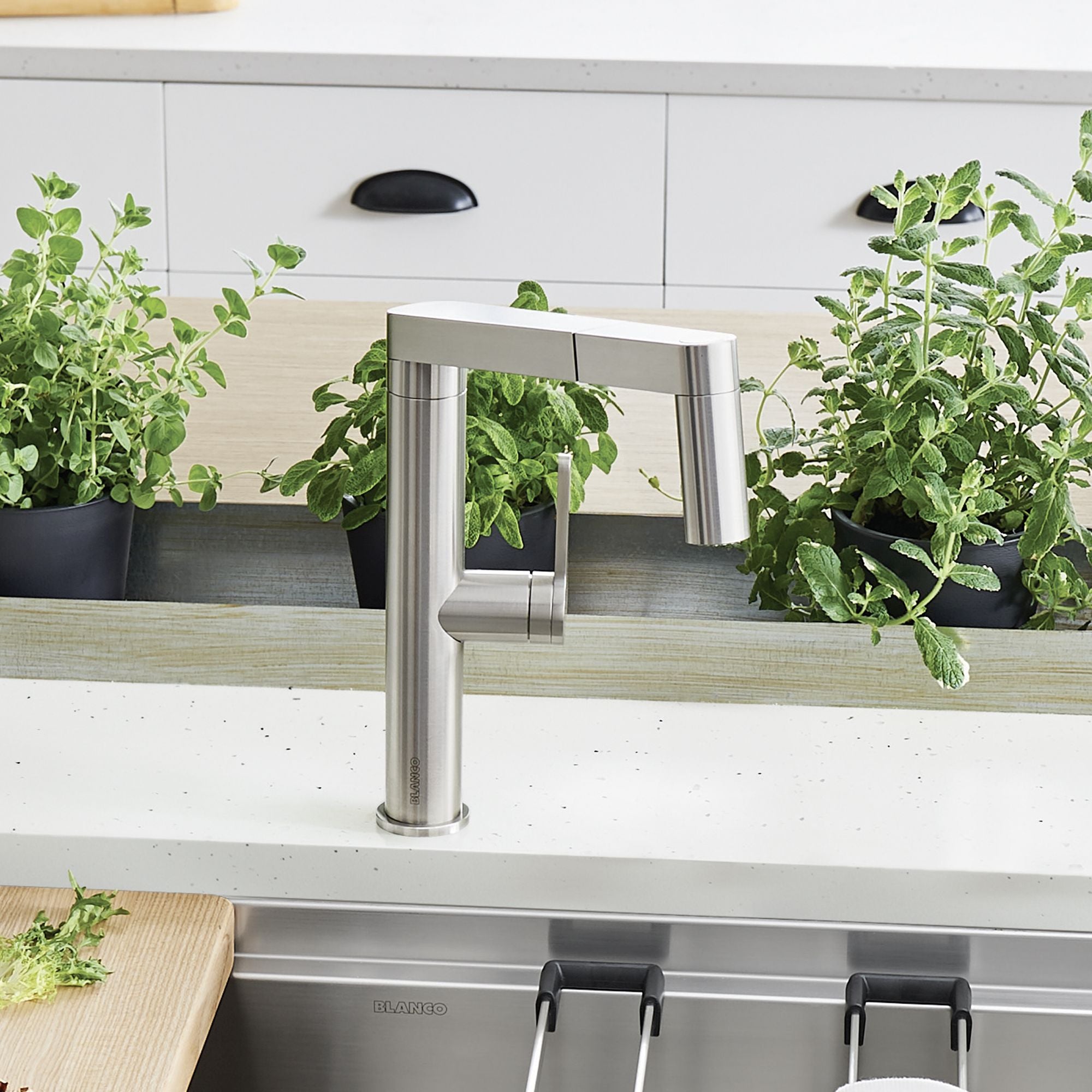 Blanco Panera 1.5 GPM Stainless Steel Kitchen Faucet, Pull-Out, 402043