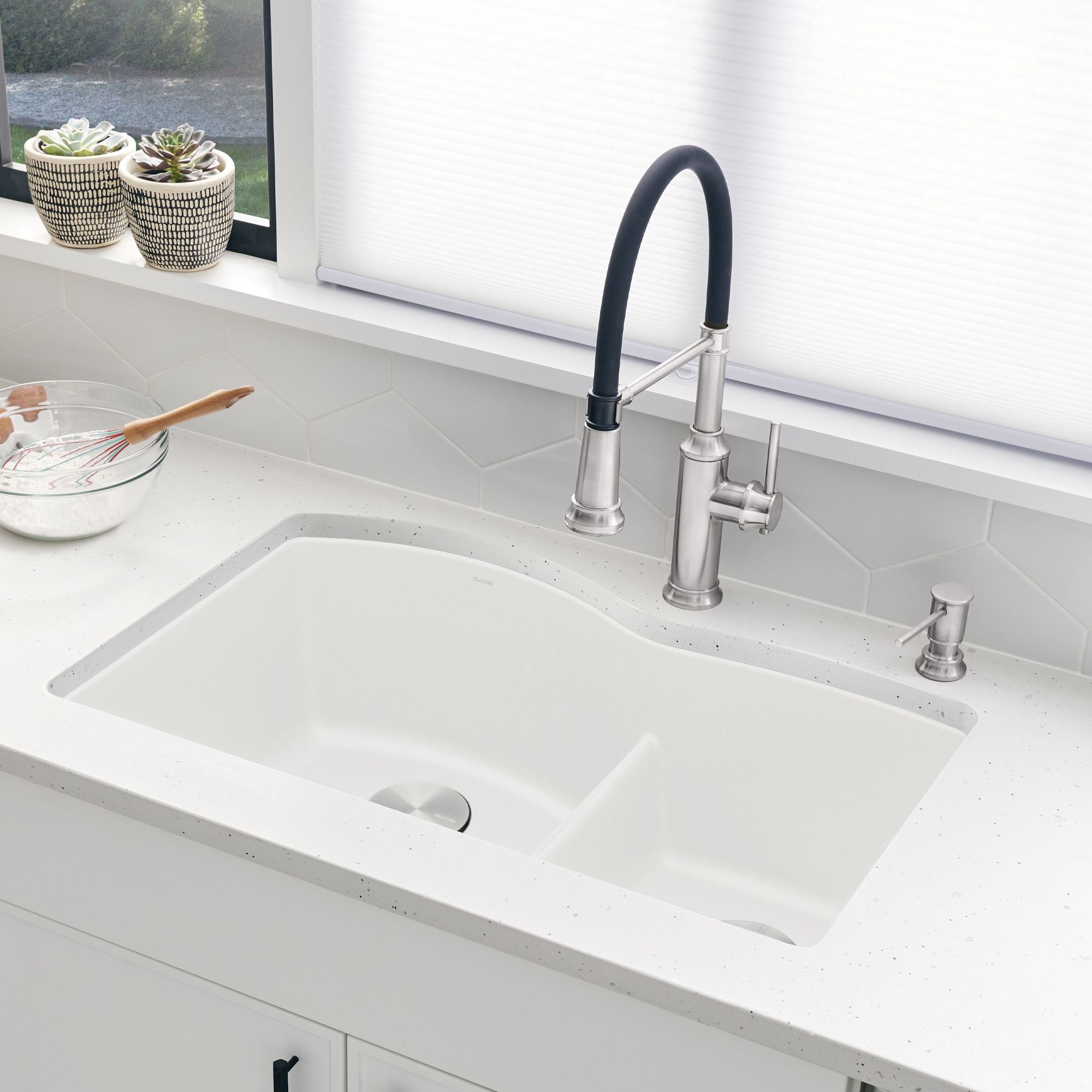 Blanco Diamond 32" Undermount Granite Composite Kitchen Sink, Silgranit, 60/40 Double Bowl, White, 441593