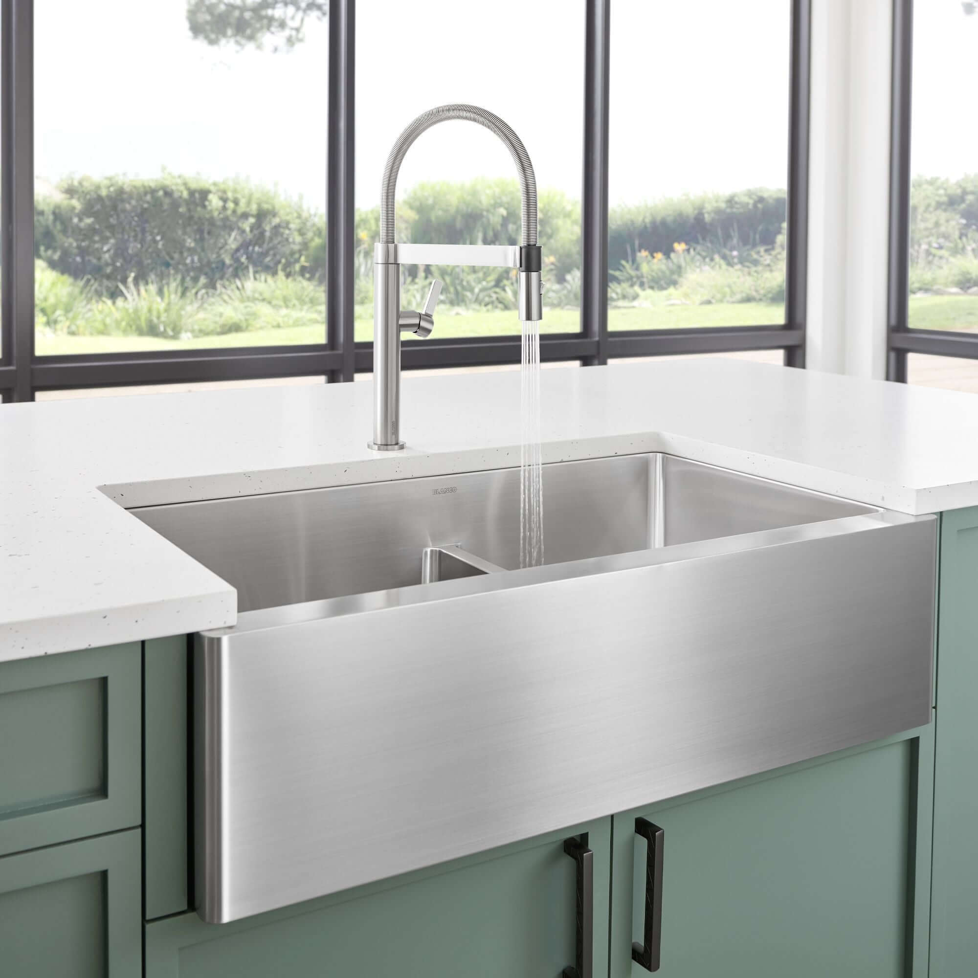 Blanco Quatrus 33" Stainless Steel Farmhouse Sink, 60/40 Double Bowl, 18 Gauge, Satin Polish, 525242