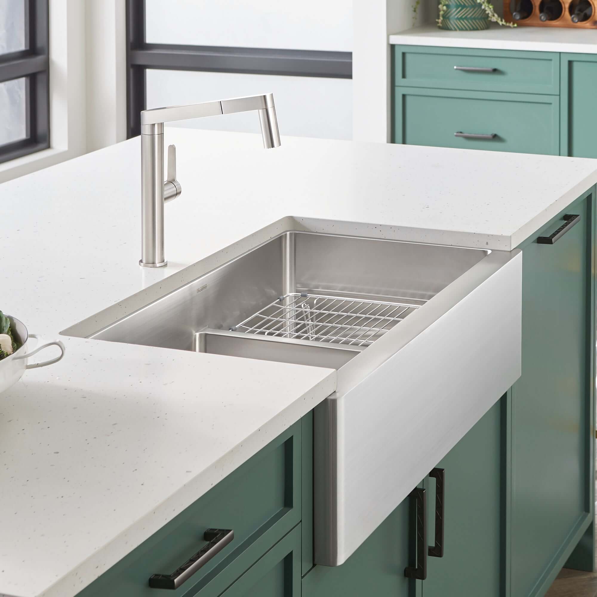 Blanco Quatrus 33" Stainless Steel Farmhouse Sink, 60/40 Double Bowl, 18 Gauge, Satin Polish, 525242