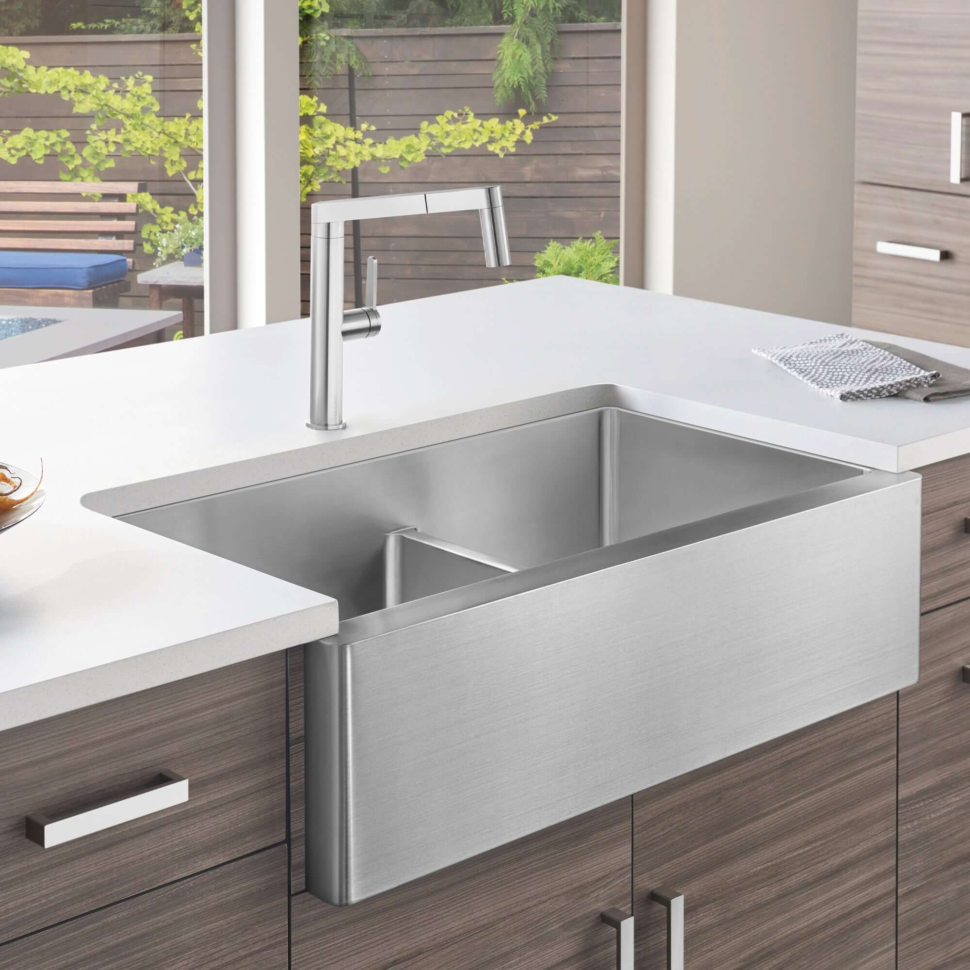 Blanco Quatrus 33" Stainless Steel Farmhouse Sink, 60/40 Double Bowl, 18 Gauge, Satin Polish, 525242
