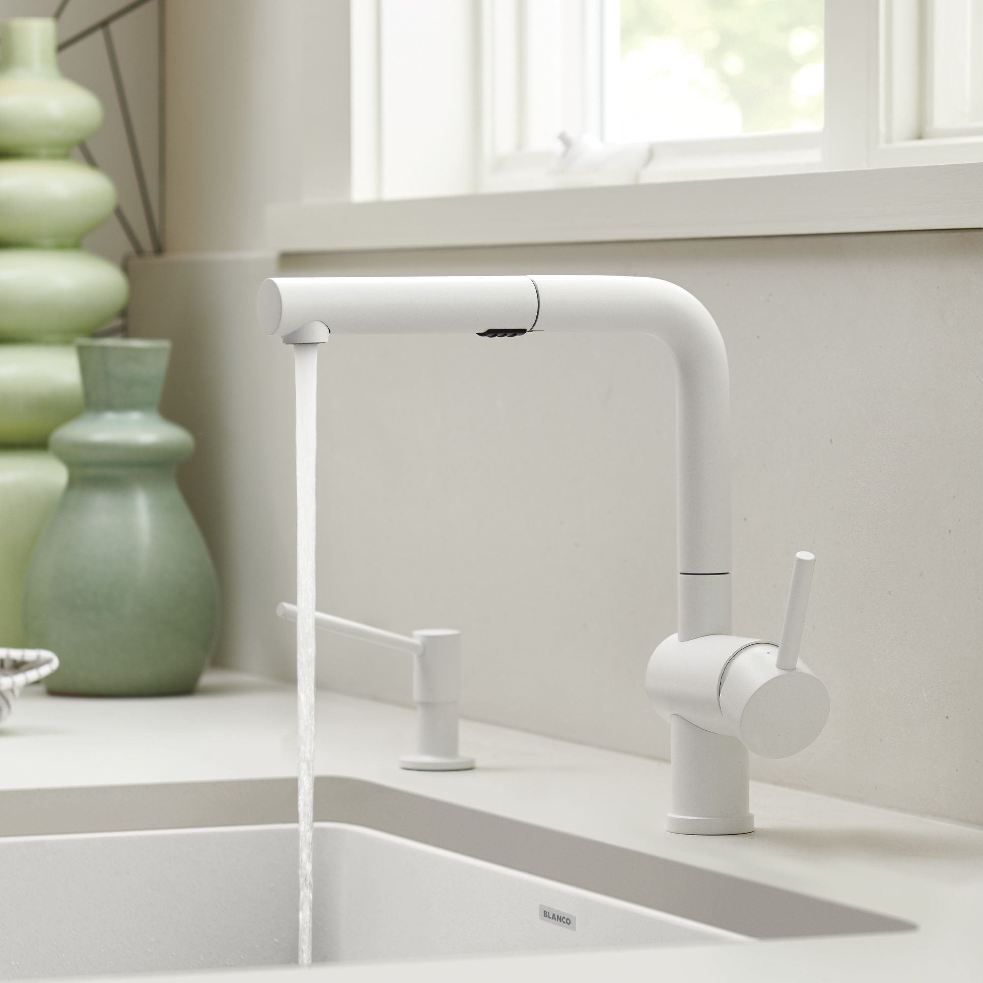 Blanco Linus 1.5 GPM Brass Kitchen Faucet, Pull-Out, White, 526373