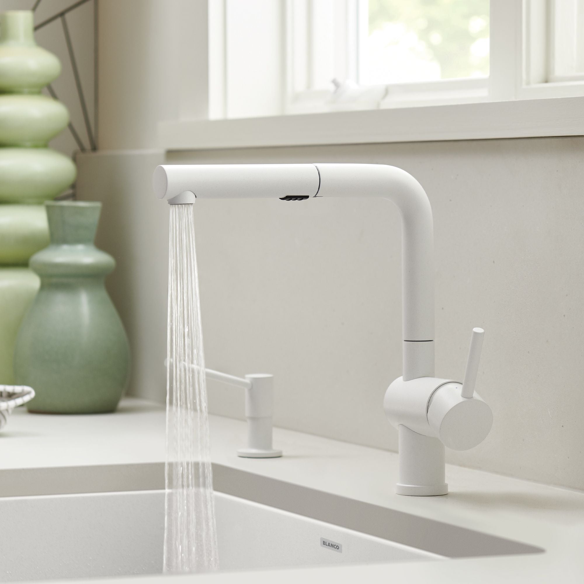 Blanco Linus 1.5 GPM Brass Kitchen Faucet, Pull-Out, White, 526373