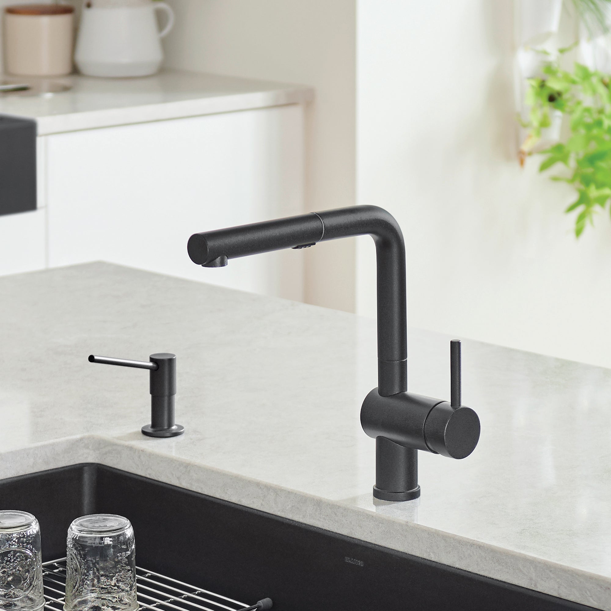 Blanco Linus 1.5 GPM Brass Kitchen Faucet, Pull-Out, Coal Black, 526374
