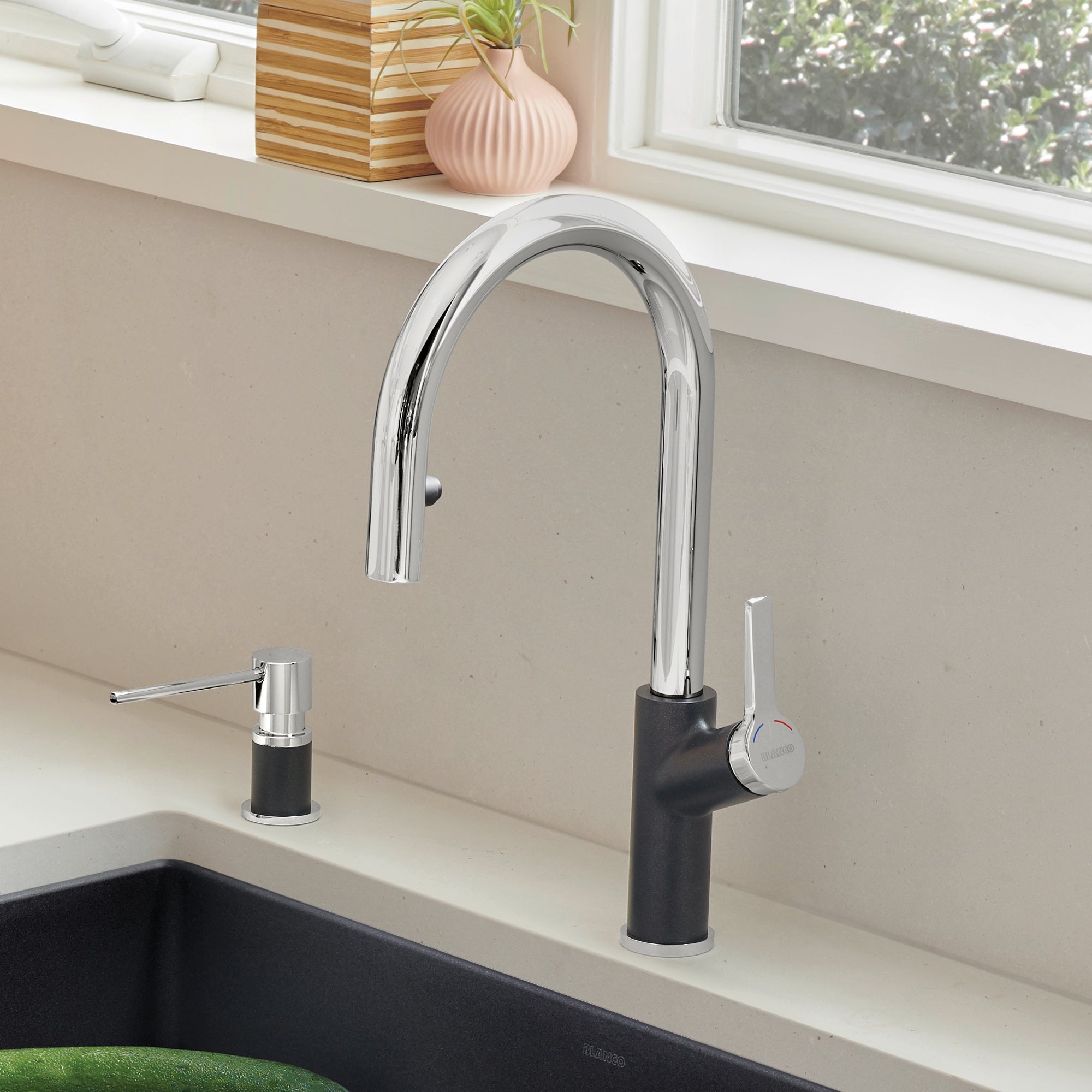 Blanco Urbena 1.5 GPM Brass Kitchen Faucet, Pull-Down, Anthracite/Chrome, 526392