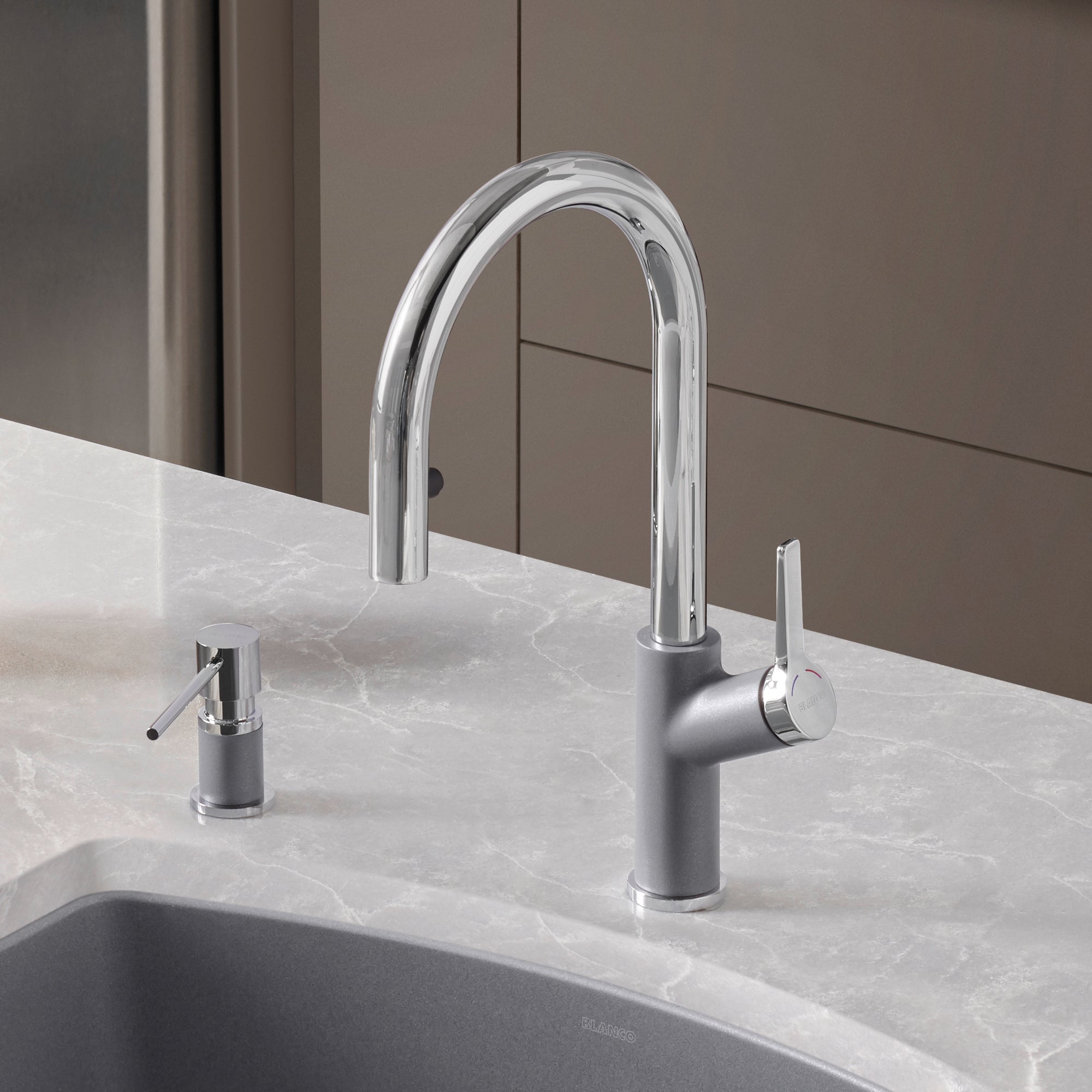 Blanco Urbena 1.5 GPM Brass Kitchen Faucet, Pull-Down, Metallic Gray/Chrome, 526396