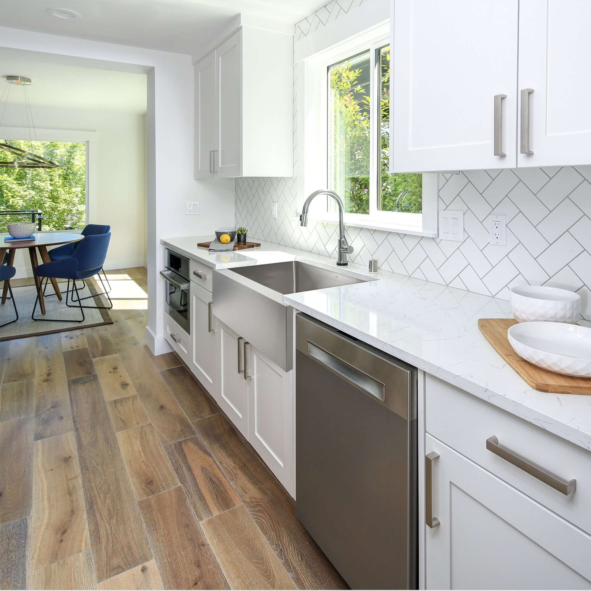 Nantucket Sinks Pro Series 33" Stainless Steel Retrofit Farmhouse Sink, EZApron33 - The Sink Boutique
