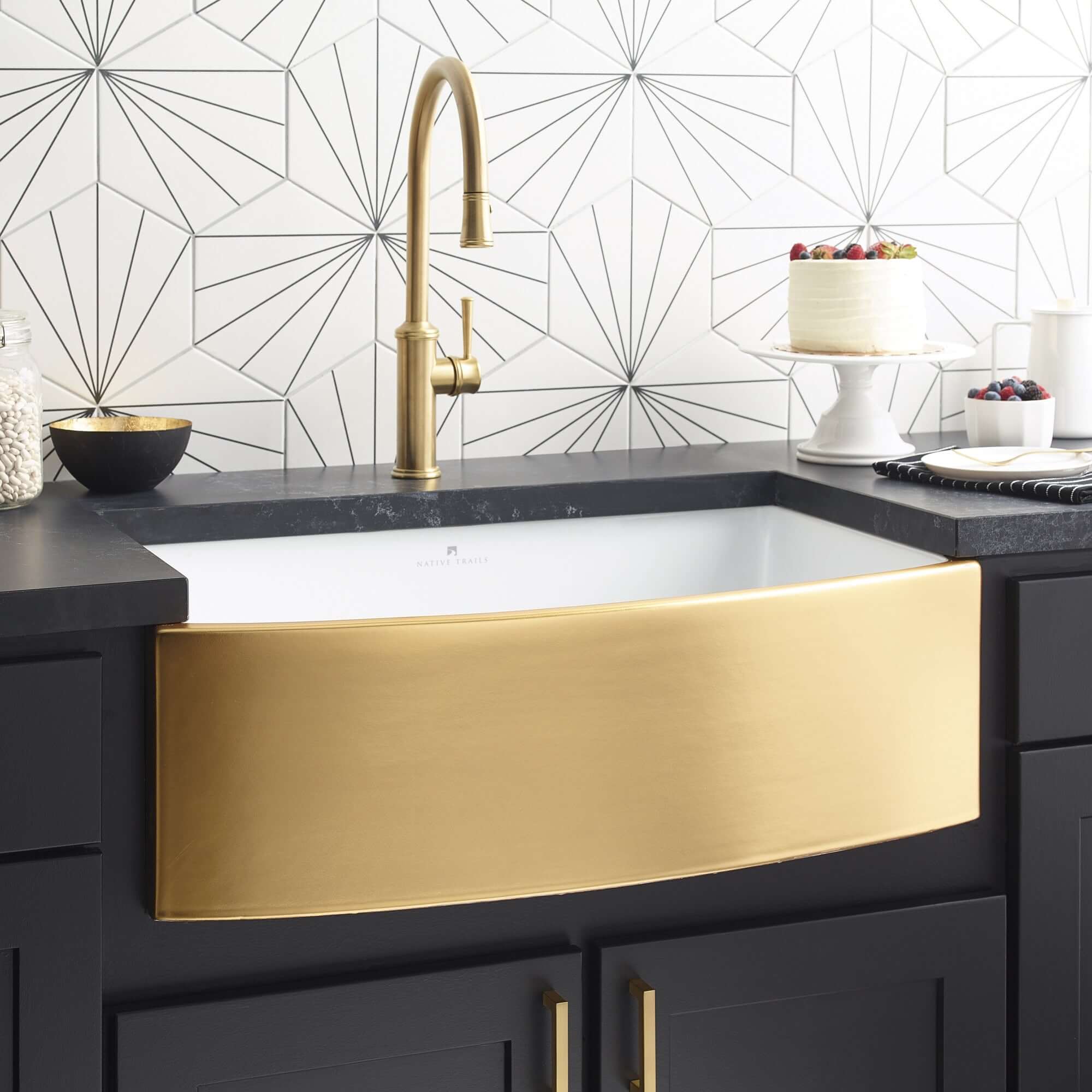 Native Trails Rendezvous 33" Fireclay Farmhouse Sink, Matte Gold, PMK3320-G